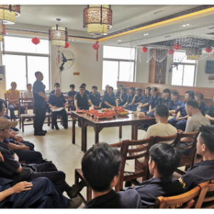 “交流面對面，溝通心連心” 縱覽集團開展生產(chǎn)基層骨干員工交流會 ... ... ... ... ...